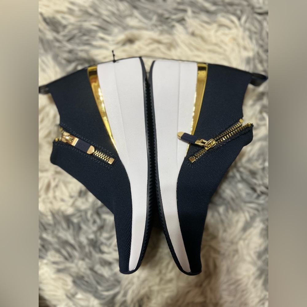 Original DKNY Very comfortable shoes, Color: Navy Blue and Gold. ¡NEW! 💙💛